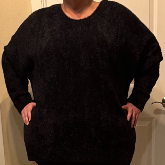 Cozy Black Fuzzy Deep-V Back Sweater, Soft Eyelash Knit - Picture 5 of 6